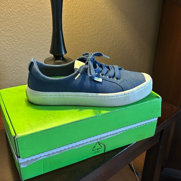 Cariuma Women's OCA Low Top Shadow Blue Canvas Shoes Size 8.5 - Picture 4 of 5
